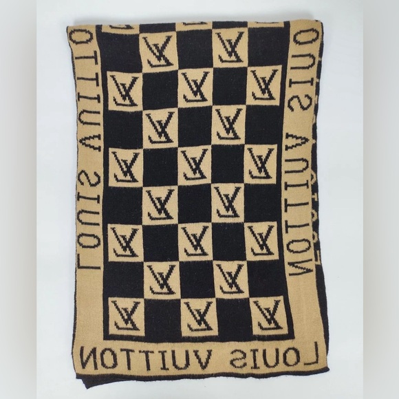 Louis Vuitton soft wool scarf - Picture 4 of 7